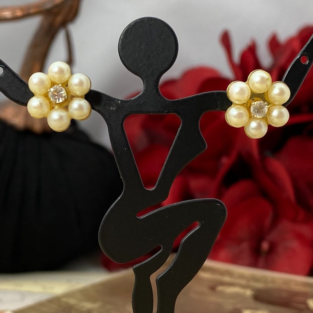 Vintage Faux Pearl & Rhinestone Flower Earrings - Picture 5 of 5